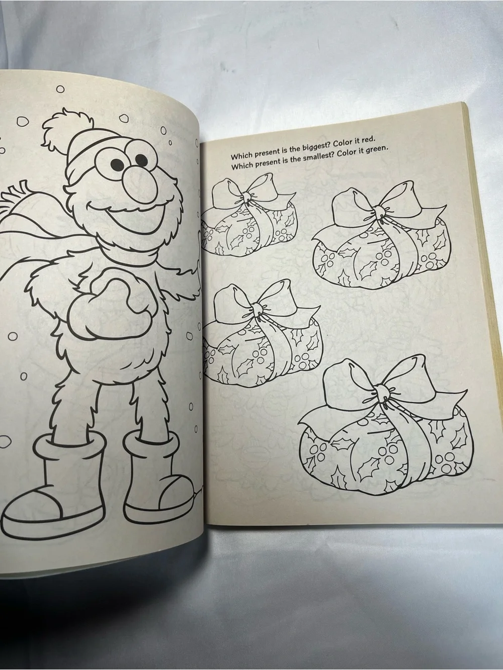 2009 Sesame Street A Flurry of Friends Coloring Activity Book 288 Pages New